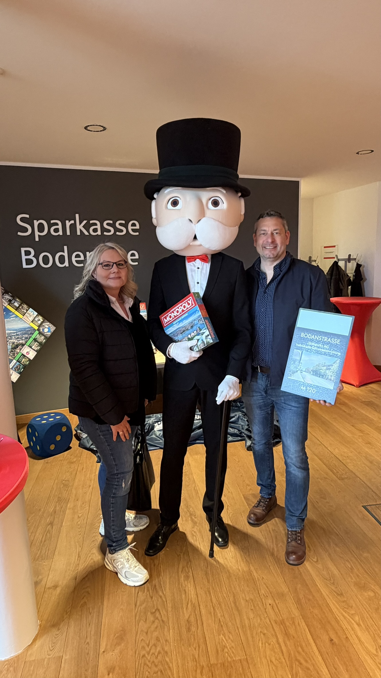 Skillworks Team bei der Präsentation der Monopoly Konstanz Edition in der Sparkasse Bodensee